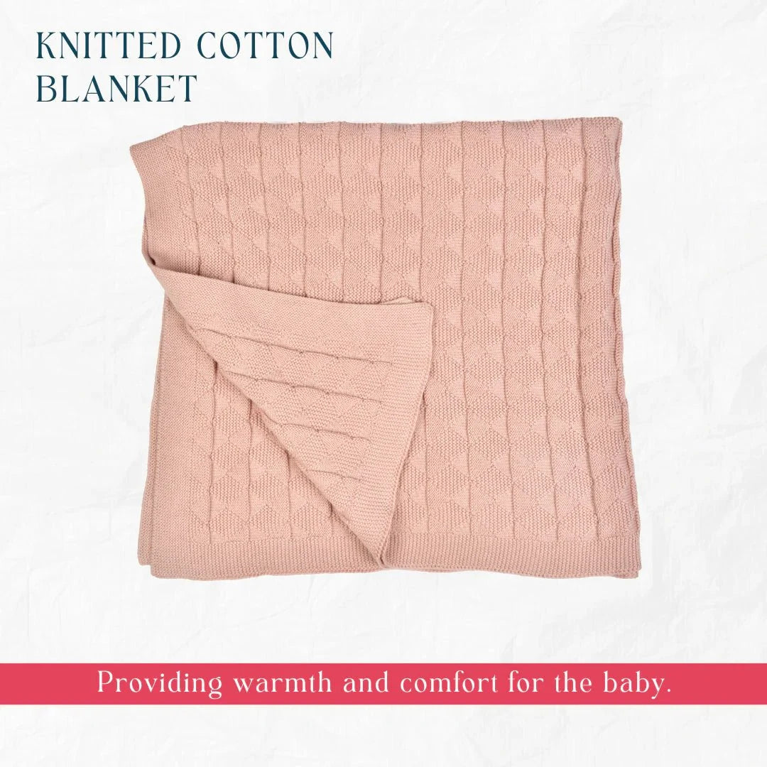 Newborn Gift Set – Swaddle, Lion Plush Toy & Wooden Teethers