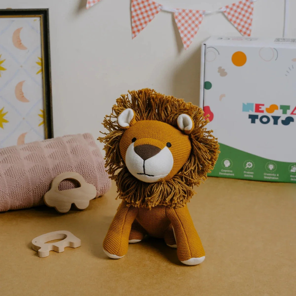 Newborn Gift Set – Swaddle, Lion Plush Toy & Wooden Teethers