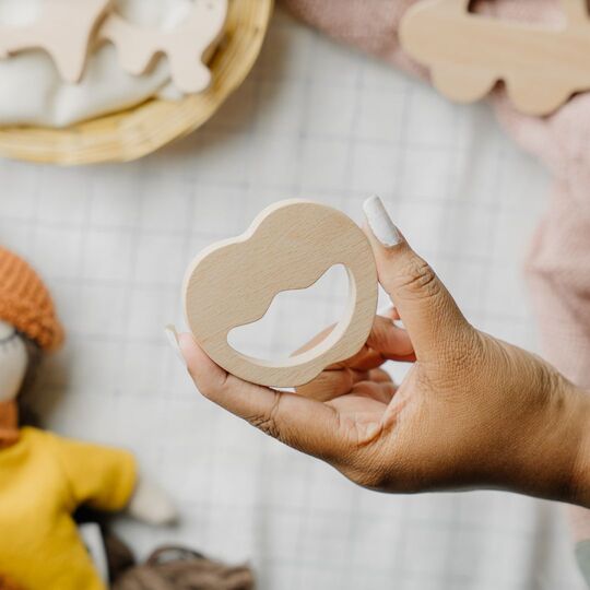 Wooden Apple Teether (Beech Wood)