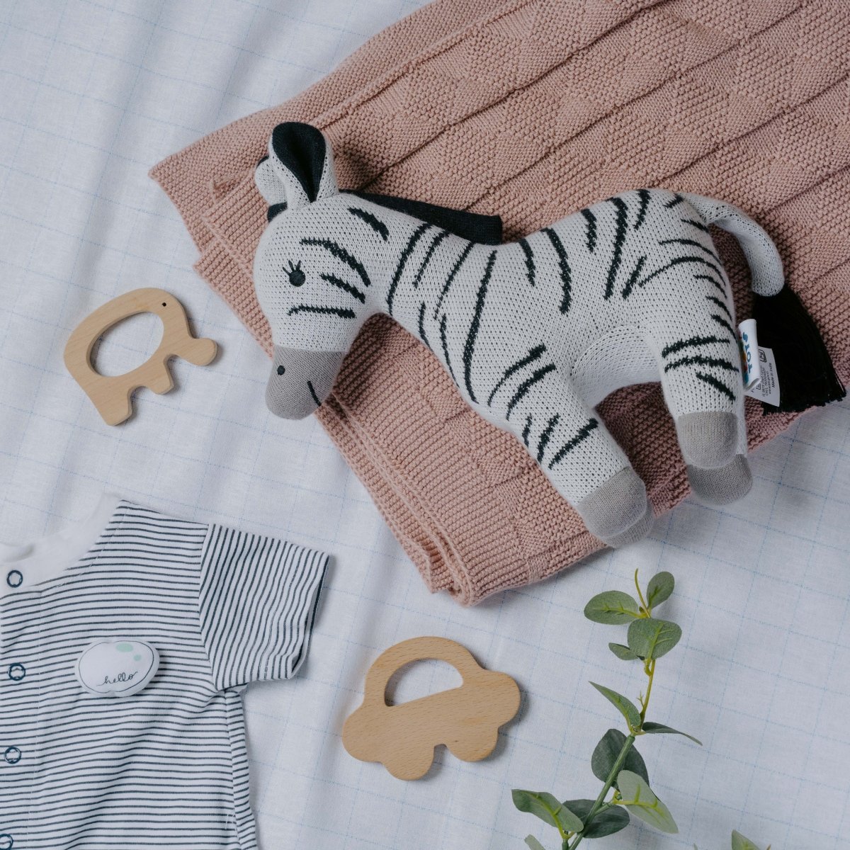 Newborn Gift Set – Swaddle, Zebra Plush Toy & Wooden Teethers